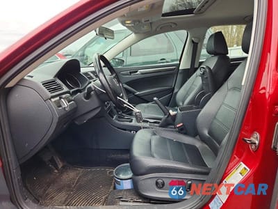 Zdjęcie 7 z 12 samochodu: 2016 VOLKSWAGEN PASSAT SE VIN:1VWBT7A30GC039985 - miniatura