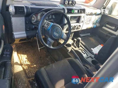 Zdjęcie 8 z 12 samochodu: 2007 TOYOTA FJ CRUISER BASE VIN:JTEBU11F570087681 - miniatura
