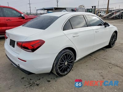 Trzecie zdjęcie samochodu z tyłu: 2019 MERCEDES-BENZ A 220 VIN:WDD3G4EB8KW028600 - miniatura