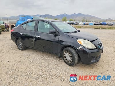 Czwarte zdjęcie samochodu z boku: 2012 NISSAN VERSA 1.6 S VIN:3N1CN7APXCL936687 - miniatura