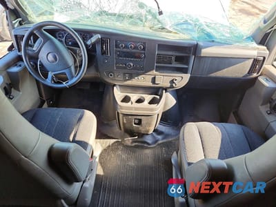 Zdjęcie 8 z 14 samochodu: 2020 GMC SAVANA 2500 CARGO DELIVERY VAN VIN:1GTW7AFG6L1161581 - miniatura