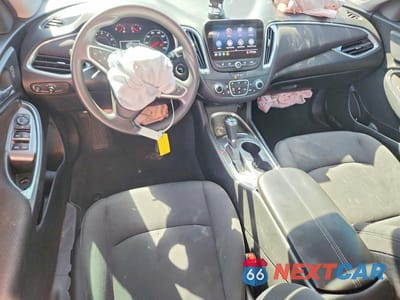 Zdjęcie 8 z 12 samochodu: 2020 CHEVROLET MALIBU LT VIN:1G1ZD5ST8LF043382 - miniatura
