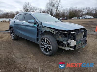 Czwarte zdjęcie samochodu z boku: 2015 MERCEDES-BENZ GLA 250 4MATIC VIN:WDCTG4GB5FJ037324 - miniatura