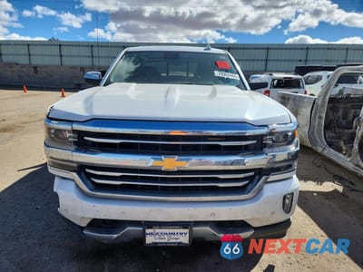 Piąte zdjęcie samochodu w środku: 2018 CHEVROLET SILVERADO K1500 HIGH COUNTRY VIN:3GCUKTEJ9JG274888 - miniatura