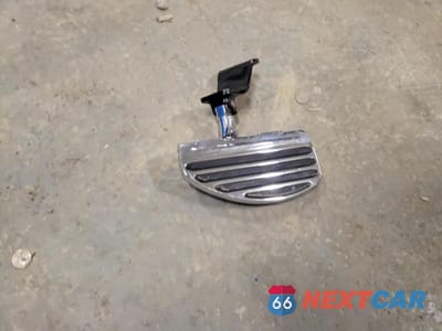 Zdjęcie 9 z 10 samochodu: 2012 HONDA VT1300 CR VIN:JH2SC6601CK200301 - miniatura