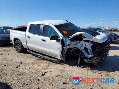 Czwarte zdjęcie samochodu z boku: 2026 CHEVROLET SILVERADO K1500 TRAIL BOSS CUSTOM VIN:3GCPKCEK2TG106955 - miniatura