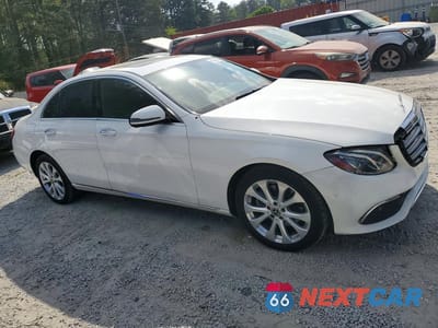 Czwarte zdjęcie samochodu z boku: 2018 MERCEDES-BENZ E 300 VIN:WDDZF4JB1JA336951 - miniatura