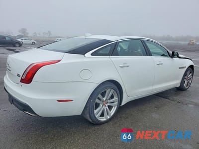 Trzecie zdjęcie samochodu z tyłu: 2017 JAGUAR XJL PORTFOLIO VIN:SAJWJ2GD5H8W08719 - miniatura