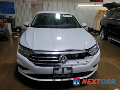 Piąte zdjęcie samochodu w środku: 2019 VOLKSWAGEN JETTA S VIN:3VWCB7BU9KM141226 - miniatura