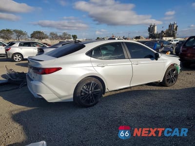 Trzecie zdjęcie samochodu z tyłu: 2025 TOYOTA CAMRY XSE VIN:4T1DBADK6SU533359 - miniatura