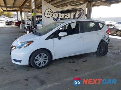 2017 NISSAN VERSA NOTE SV 3N1CE2CP5HL373717 - główne zdjęcie licytacji z USA - miniatura