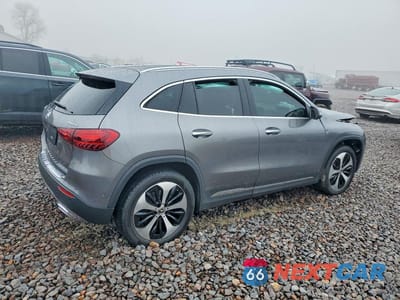 Trzecie zdjęcie samochodu z tyłu: 2025 MERCEDES-BENZ GLA 250 4MATIC VIN:W1N4N4HB5SJ679978 - miniatura