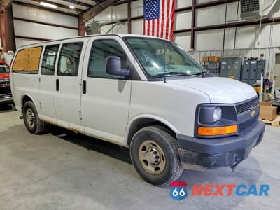 Czwarte zdjęcie samochodu z boku: 2014 CHEVROLET EXPRESS G2500 VIN:1GCWGFCB5E1163332 - miniatura