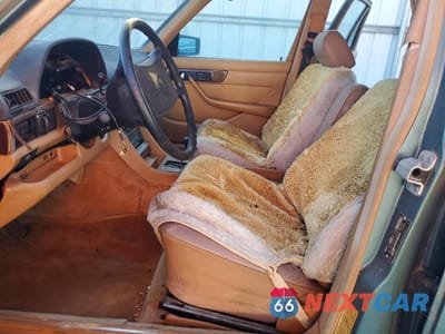 Zdjęcie 7 z 12 samochodu: 1986 MERCEDES-BENZ 560 SEL VIN:WDBCA39046A228975 - miniatura