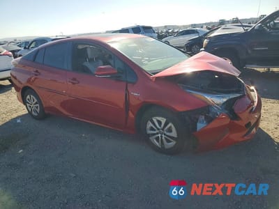 Czwarte zdjęcie samochodu z boku: 2016 TOYOTA PRIUS THREE VIN:JTDKARFU5G3517789 - miniatura