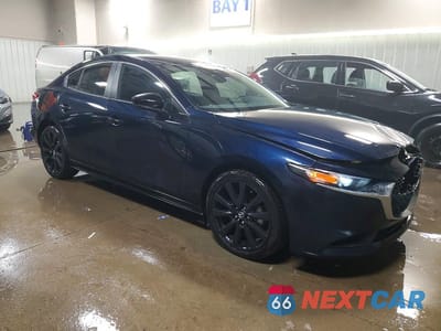 Czwarte zdjęcie samochodu z boku: 2024 MAZDA 3 SELECT SPORT VIN:3MZBPABM6RM429824 - miniatura