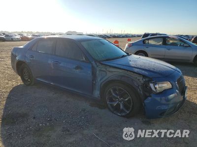 Czwarte zdjęcie samochodu z boku: 2020 CHRYSLER 300 TOURING VIN:2C3CCAAGXLH164379 - miniatura