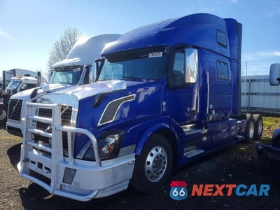 Drugie zdjęcie samochodu z przodu: 2018 VOLVO VN VNL VIN:4V4NC9EJ1JN895588 - miniatura