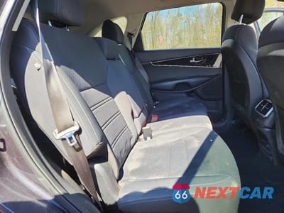 Zdjęcie 11 z 12 samochodu: 2017 KIA SORENTO LX VIN:5XYPG4A39HG295289 - miniatura