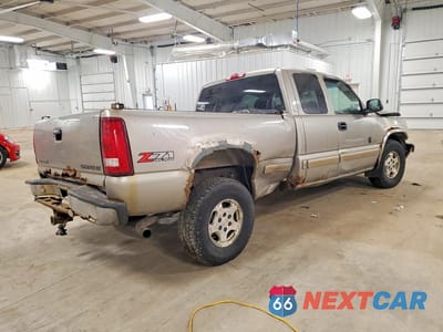 Trzecie zdjęcie samochodu z tyłu: 2001 CHEVROLET SILVERADO K1500 VIN:1GCEK19T71E121793 - miniatura