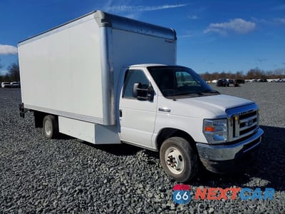 Czwarte zdjęcie samochodu z boku: 2021 FORD E450 BOX TRUCK VIN:1FDXE4FN4MDC28894 - miniatura