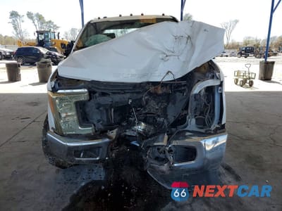 Piąte zdjęcie samochodu w środku: 2018 FORD F250 VIN:1FT7W2B68JEC48382 - miniatura