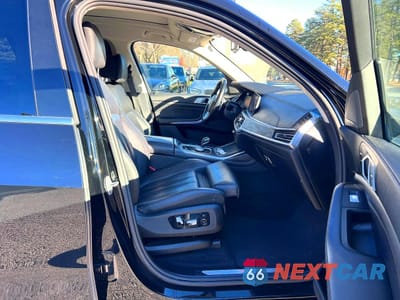 Piąte zdjęcie samochodu w środku: 2020 BMW X7 XDRIVE40I VIN:5UXCW2C05L9B19506 - miniatura