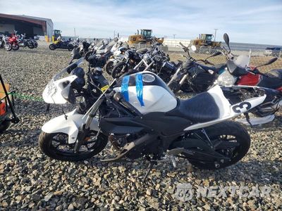 Trzecie zdjęcie samochodu z tyłu: 2016 YAMAHA YZFR3 VIN:MH3RH06Y6GK010416 - miniatura