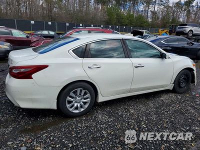 Trzecie zdjęcie samochodu z tyłu: 2018 NISSAN ALTIMA 2.5 S VIN:1N4AL3APXJC271288 - miniatura