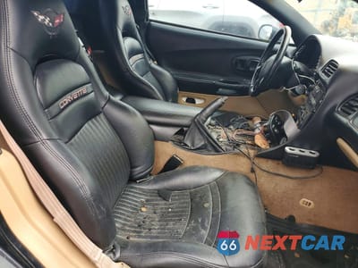 Zdjęcie 10 z 13 samochodu: 2000 CHEVROLET CORVETTE VIN:1G1YY32G4Y5104960 - miniatura