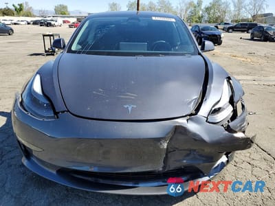 Piąte zdjęcie samochodu w środku: 2023 TESLA MODEL 3 VIN:5YJ3E1EC0PF576366 - miniatura