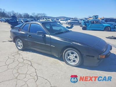 Czwarte zdjęcie samochodu z boku: 1985 PORSCHE 944 VIN:WP0AA0943FN453760 - miniatura