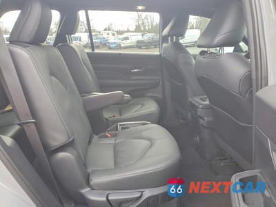 Zdjęcie 11 z 12 samochodu: 2025 TOYOTA GRAND HIGHLANDER HYBRID NIGHTSHADE VIN:5TDACAB53SS055911 - miniatura