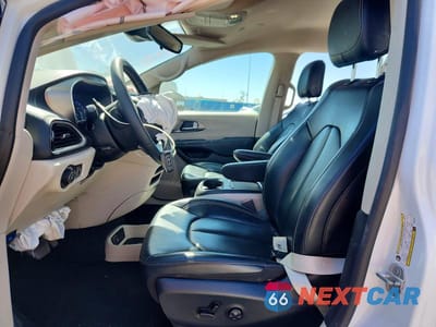 Zdjęcie 7 z 13 samochodu: 2023 CHRYSLER PACIFICA TOURING L VIN:2C4RC1BG2PR530789 - miniatura