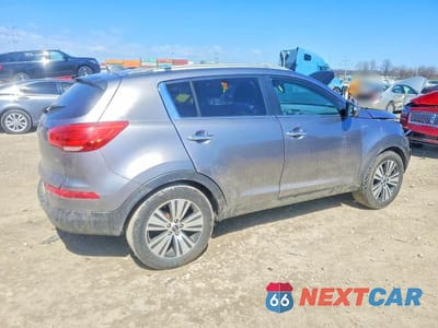 Trzecie zdjęcie samochodu z tyłu: 2014 KIA SPORTAGE EX VIN:KNDPCCAC0E7561863 - miniatura