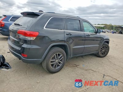 Trzecie zdjęcie samochodu z tyłu: 2018 JEEP GRAND CHEROKEE LAREDO VIN:1C4RJEAG7JC363800 - miniatura