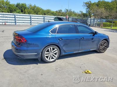 Trzecie zdjęcie samochodu z tyłu: 2018 VOLKSWAGEN PASSAT SE VIN:1VWBA7A32JC018021 - miniatura