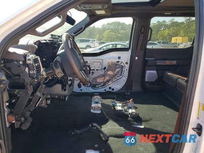 Zdjęcie 7 z 12 samochodu: 2025 FORD F350 SUPER DUTY VIN:1FT8W3BMXSEC60561 - miniatura