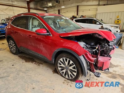 Czwarte zdjęcie samochodu z boku: 2020 FORD ESCAPE TITANIUM VIN:1FMCU9J95LUA90239 - miniatura