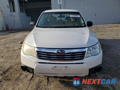 Piąte zdjęcie samochodu w środku: 2010 SUBARU FORESTER 2.5X VIN:JF2SH6AC8AH744897 - miniatura