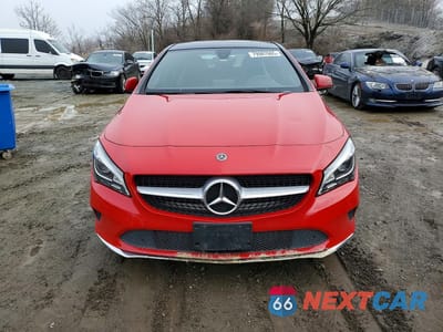 Piąte zdjęcie samochodu w środku: 2019 MERCEDES-BENZ CLA 250 4MATIC VIN:WDDSJ4GB3KN727312 - miniatura