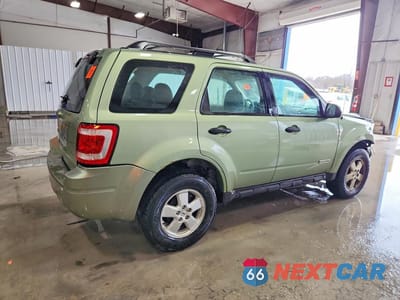 Trzecie zdjęcie samochodu z tyłu: 2008 FORD ESCAPE XLS VIN:1FMCU02Z88KA86182 - miniatura