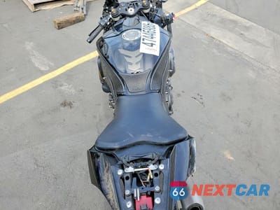 Zdjęcie 6 z 8 samochodu: 2023 YAMAHA YZFR1 VIN:JYARN66YXPA001035 - miniatura