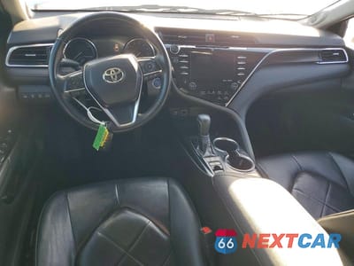 Zdjęcie 8 z 12 samochodu: 2018 TOYOTA CAMRY HYBRID XLE VIN:4T1B21HK3JU009201 - miniatura