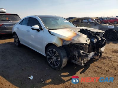 Czwarte zdjęcie samochodu z boku: 2023 MERCEDES-BENZ CLA 250 4MATIC VIN:W1K5J4HB9PN366316 - miniatura