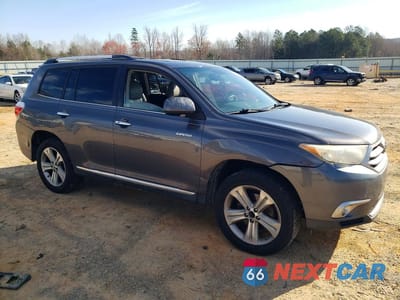 Czwarte zdjęcie samochodu z boku: 2013 TOYOTA HIGHLANDER LIMITED VIN:5TDDK3EH6DS175738 - miniatura