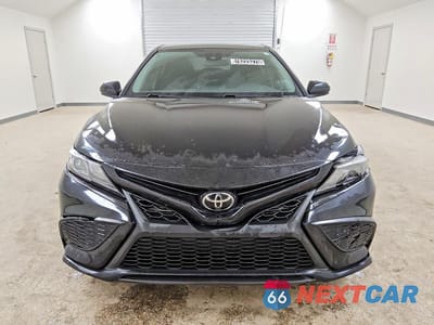 Piąte zdjęcie samochodu w środku: 2021 TOYOTA CAMRY SE VIN:4T1G11AK6MU553618 - miniatura
