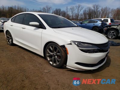 Czwarte zdjęcie samochodu z boku: 2016 CHRYSLER 200 S VIN:1C3CCCDG0GN126082 - miniatura