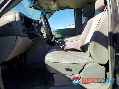 Zdjęcie 7 z 12 samochodu: 2005 CHEVROLET SUBURBAN C1500 VIN:3GNEC16Z95G119748 - miniatura