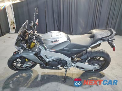 Trzecie zdjęcie samochodu z tyłu: 2024 APRILIA TUONO V4 1100 VIN:ZD4KZUA07RS000989 - miniatura